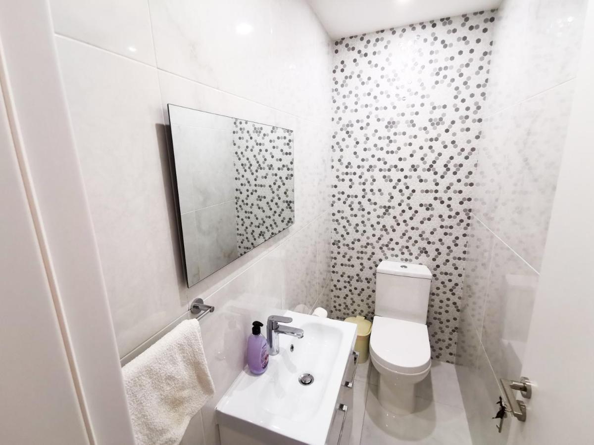 Sunny Daze Seaview Apartment Larnaca Esterno foto