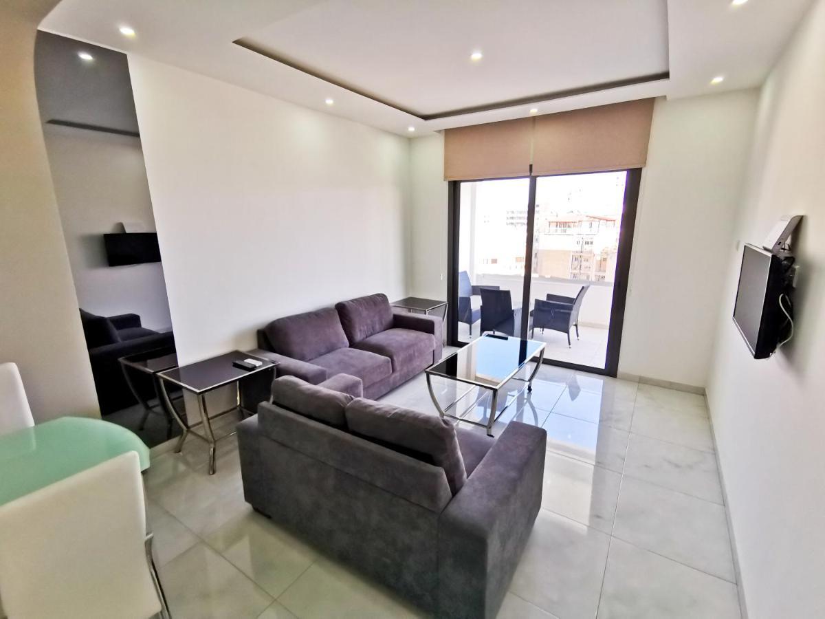 Sunny Daze Seaview Apartment Larnaca Esterno foto