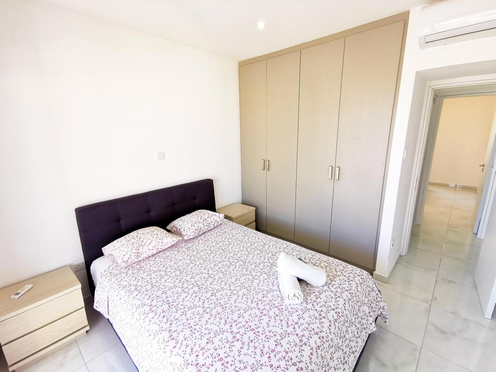 Sunny Daze Seaview Apartment Larnaca Esterno foto