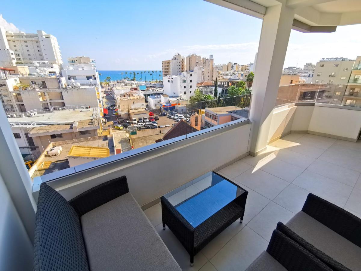 Sunny Daze Seaview Apartment Larnaca Esterno foto